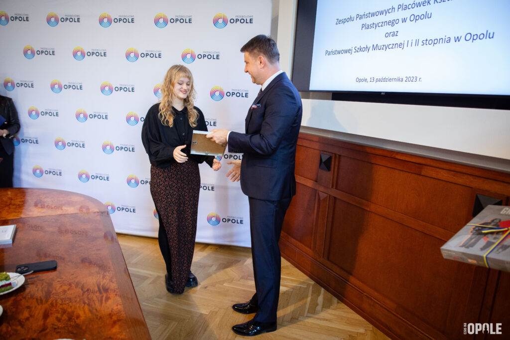 Natalka Terlecka otrzymuje stypendium Prezydenta Miasta